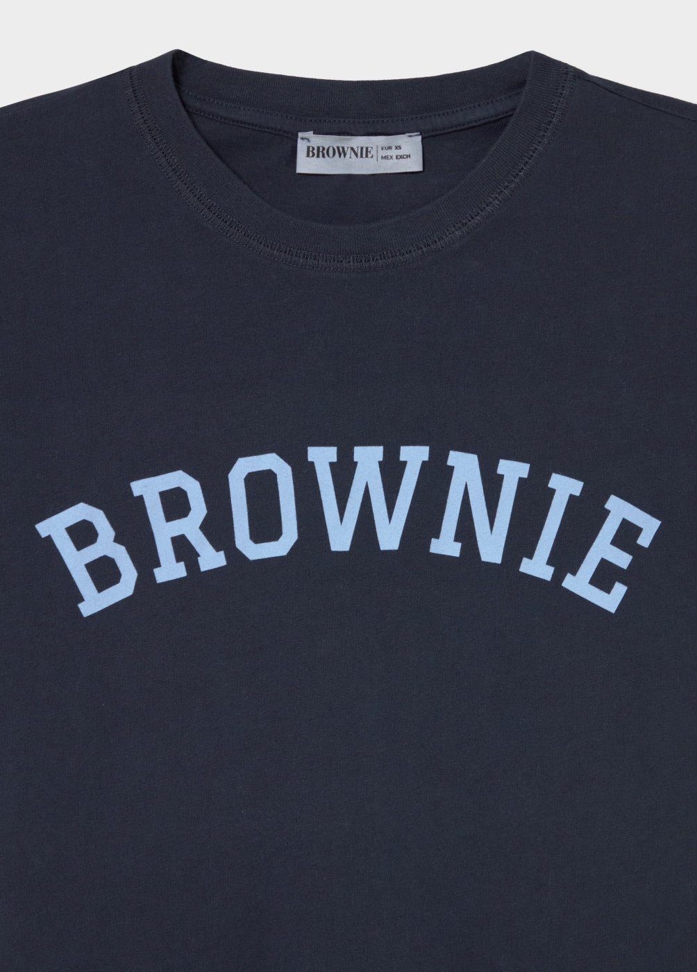 חולצת טי שרט כחולה עם הדפס כיתוב BROWNIE בחזית, אופנה קז'ואל לנשים