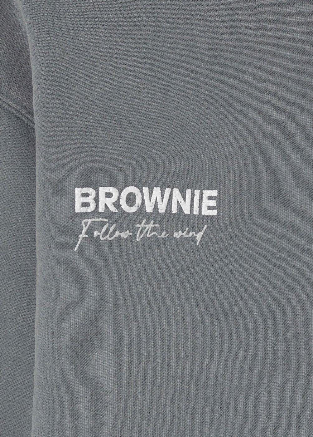 סווטשירט אפור עם כיתוב BROWNIE Follow the wind, מותג אופנה בינלאומי מבית קבוצת אלפא