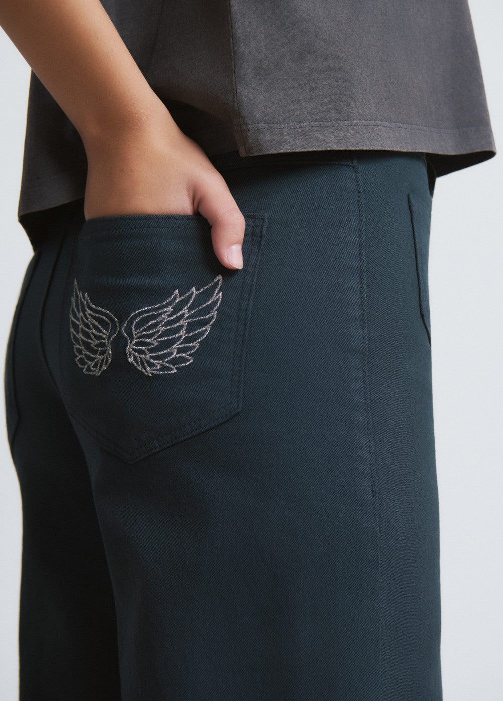 בראוני מכנסיים ארוכים לנשים