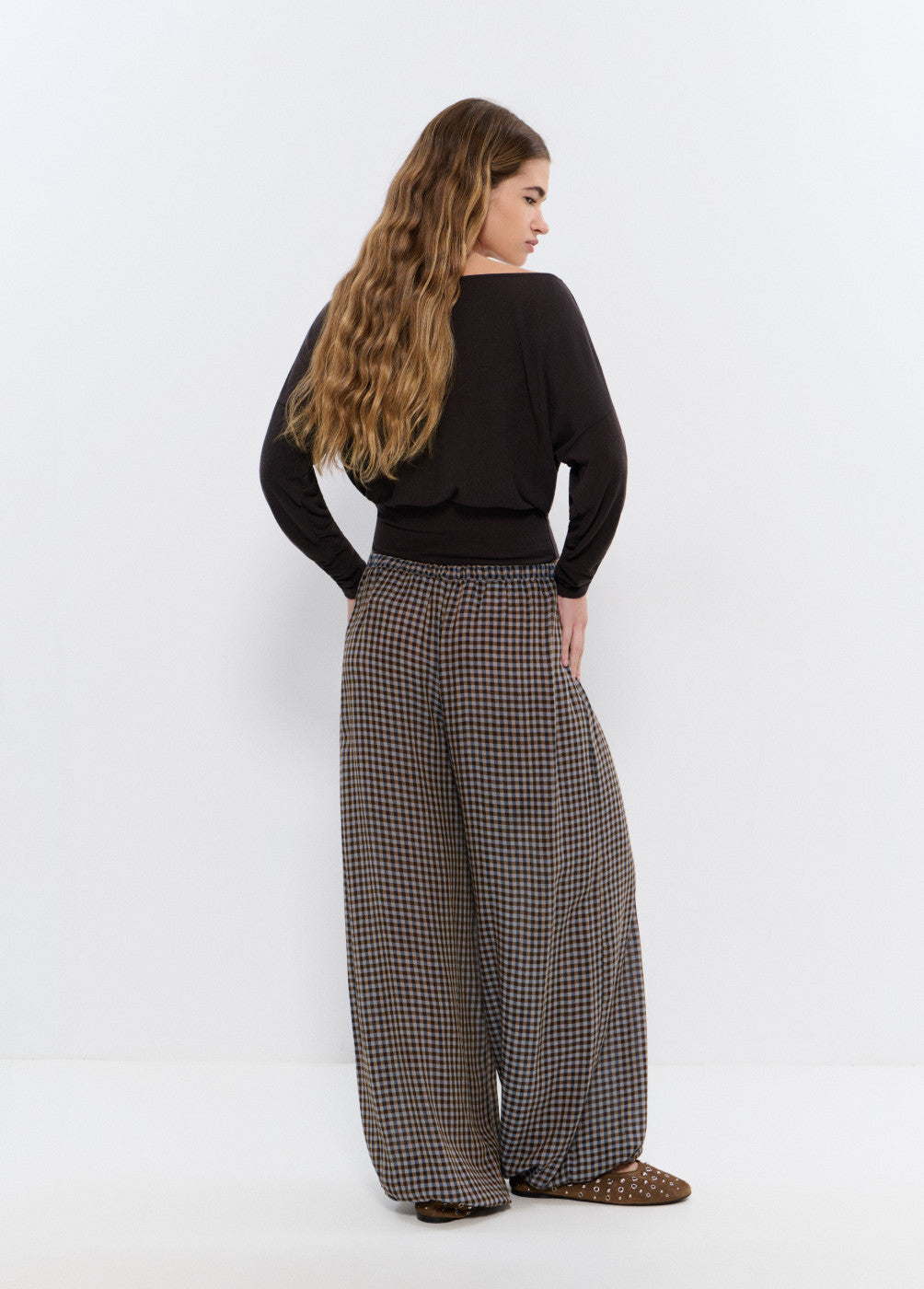 בראוני מכנסיים ארוכים לנשים