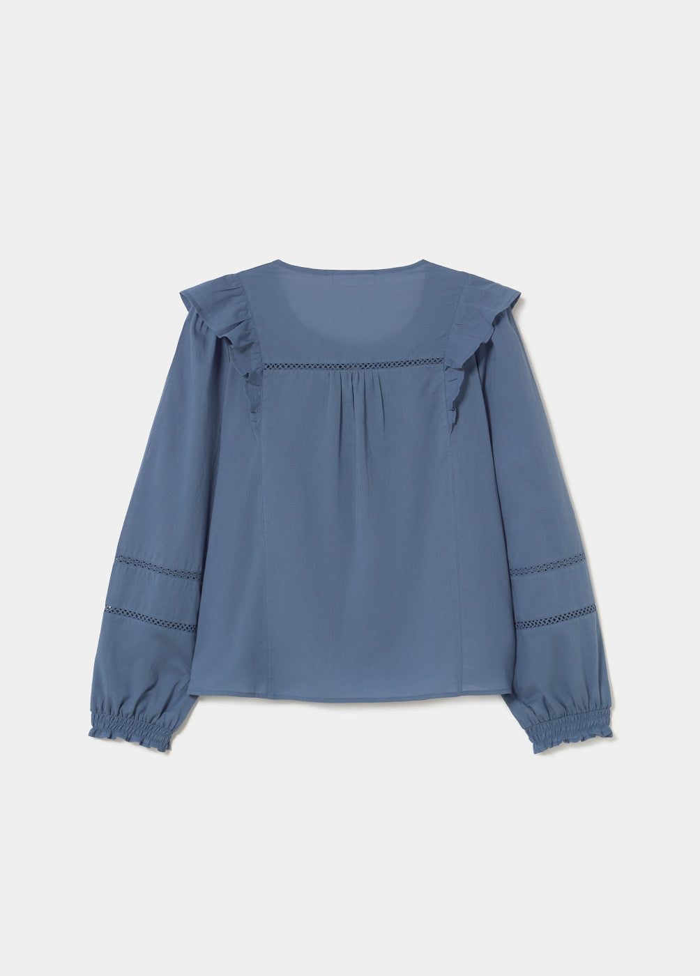 חולצה ארוכה לנשים בצבע כחול עם שרוולים נפוחים ועיטורי תחרה, קפלים וכתפיים עם פרטים מחודדים