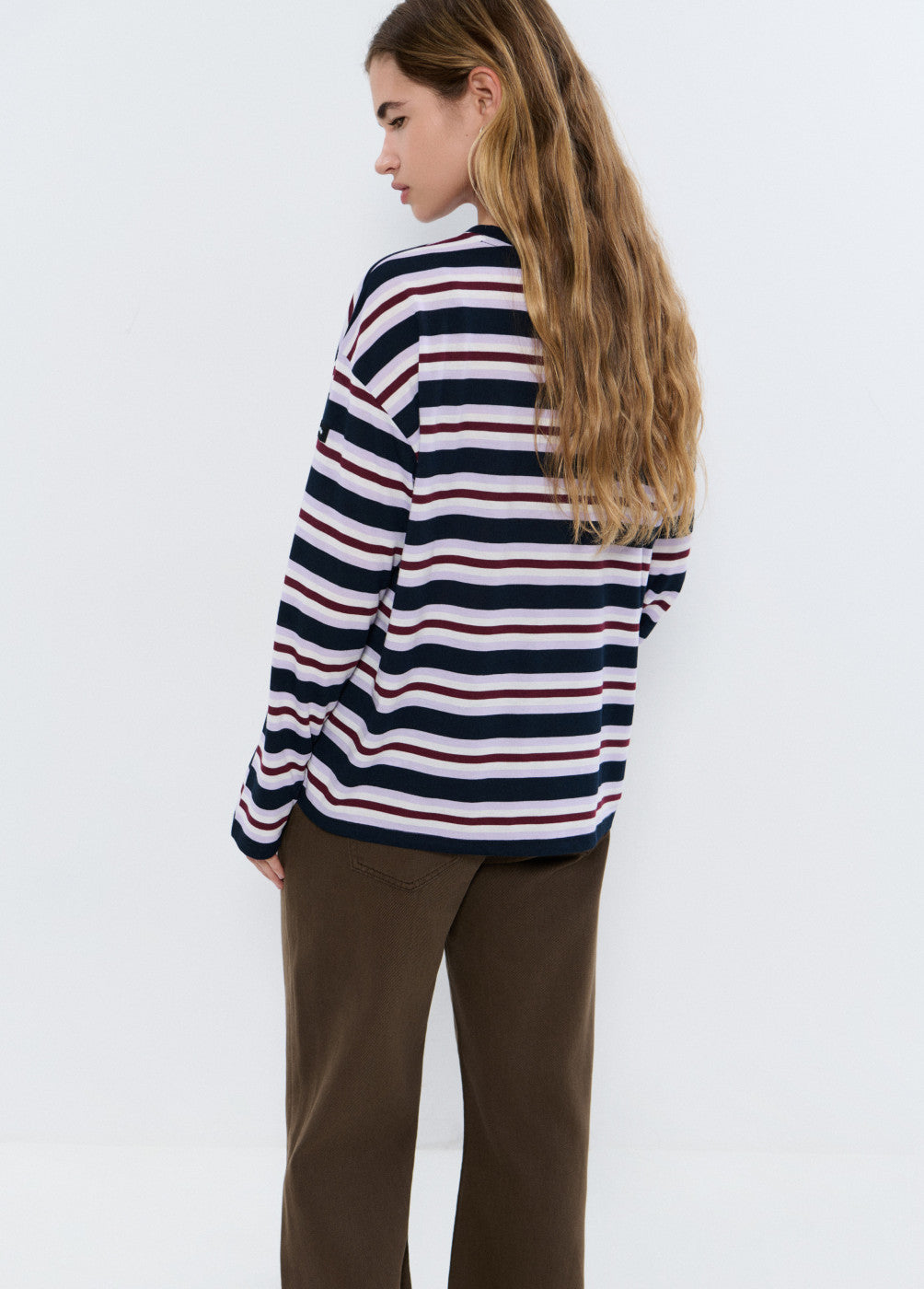 בראוני חולצה ארוכה לנשים