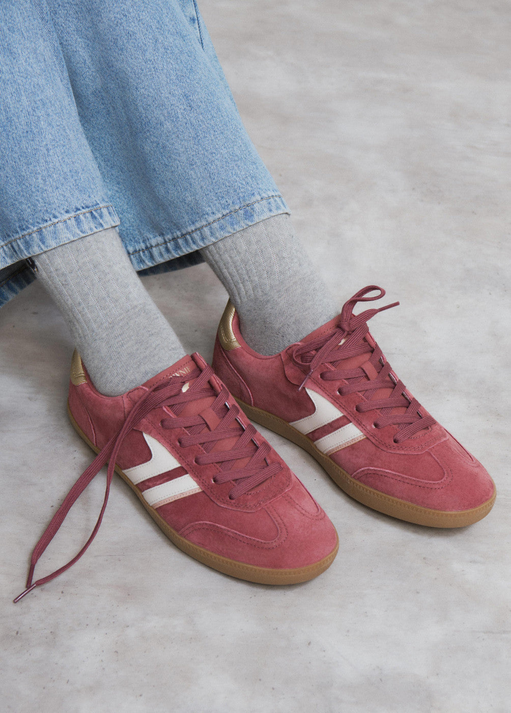 בראוני סניקרס לנשים