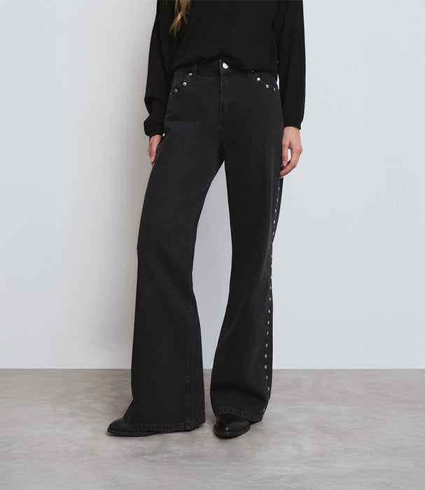 בראוני ג'ינס בגזרה ישרה לנשים