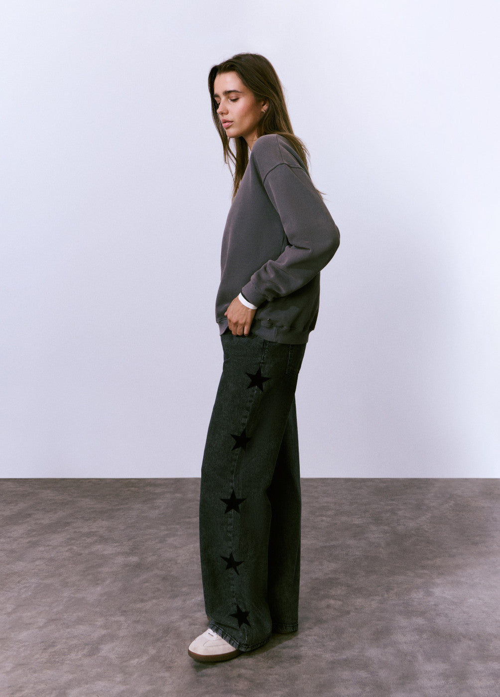 בראוני ג'ינס בגזרה ישרה לנשים - CHOZEN