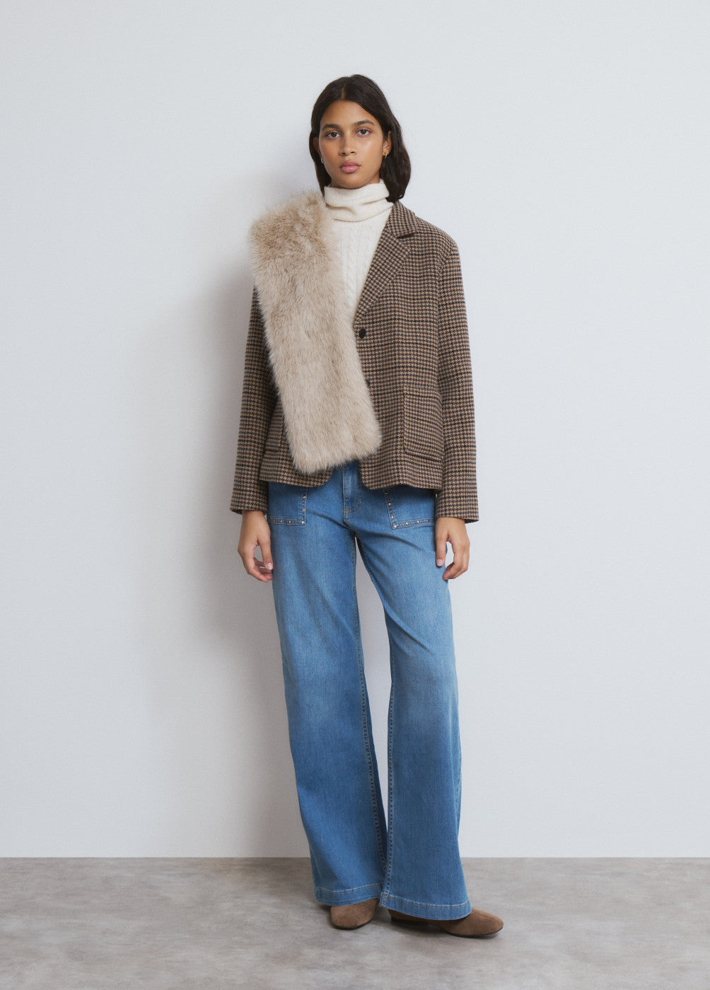 בראוני צעיף פרוותי לנשים