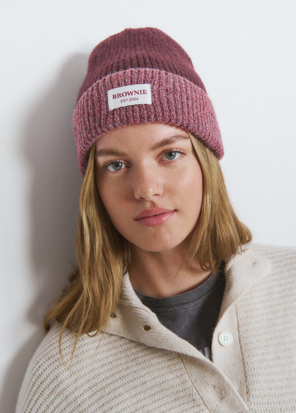 בראוני כובע צמר לנשים