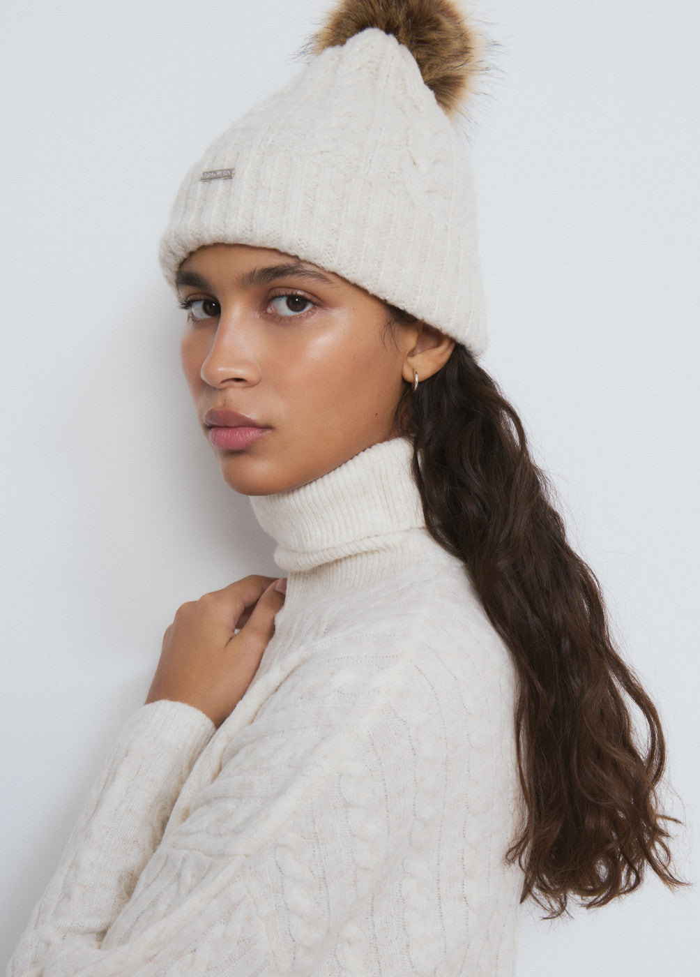 בראוני כובע צמר לנשים