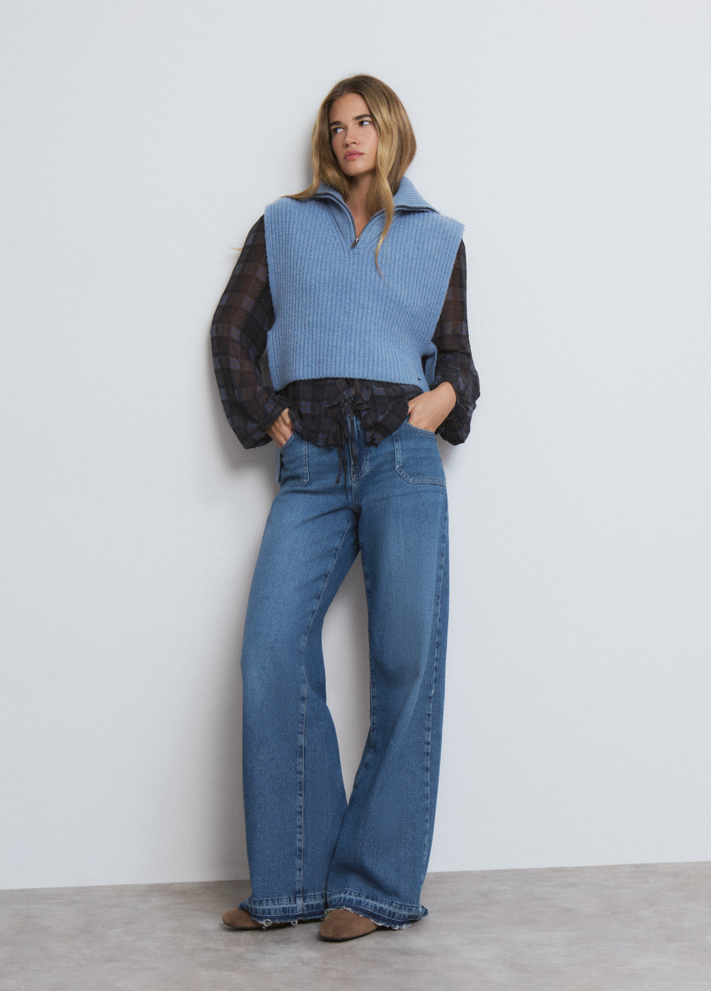 בראוני וסט סרוג לנשים