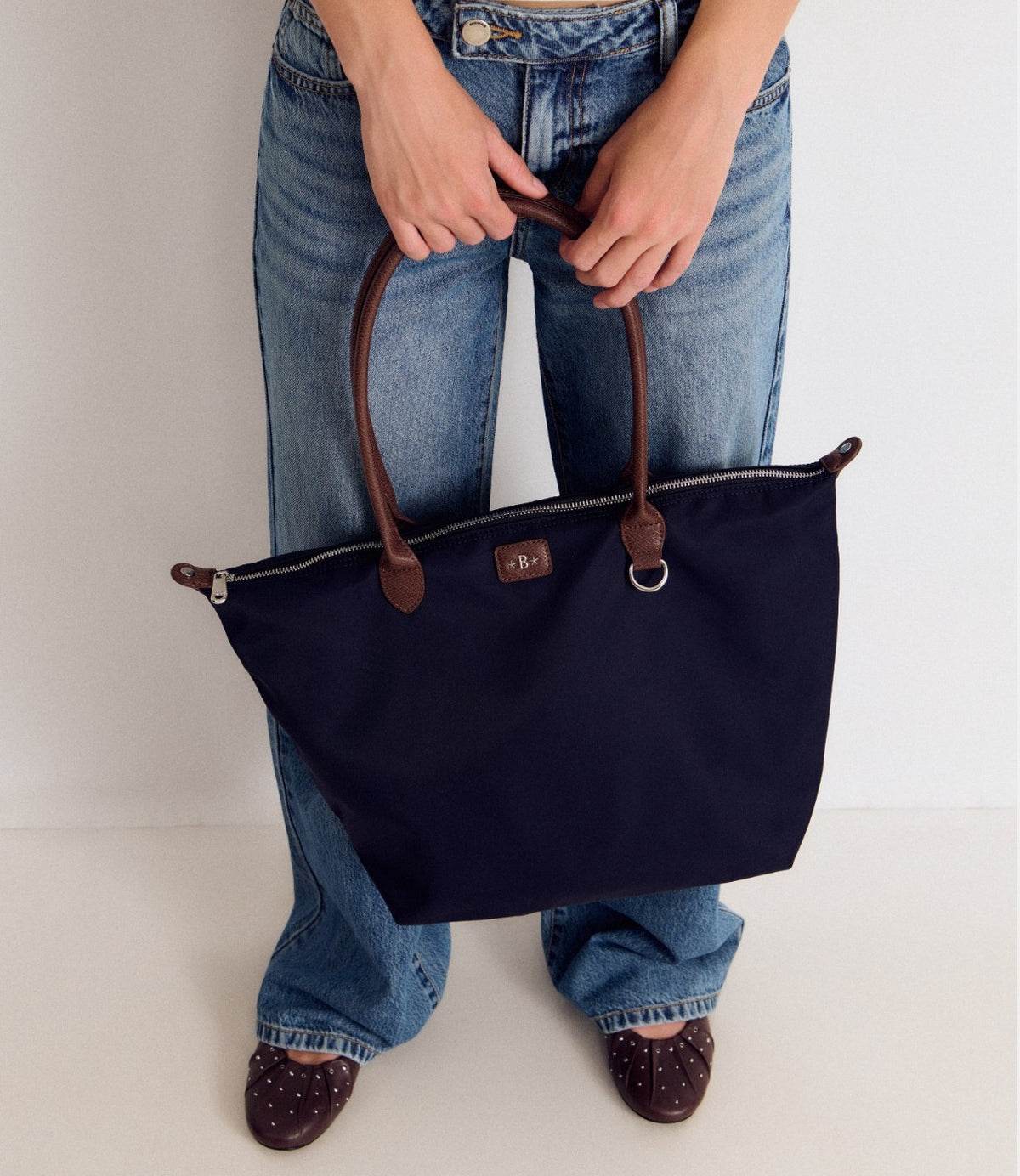 בראוני תיק כתף לנשים - לא צוין