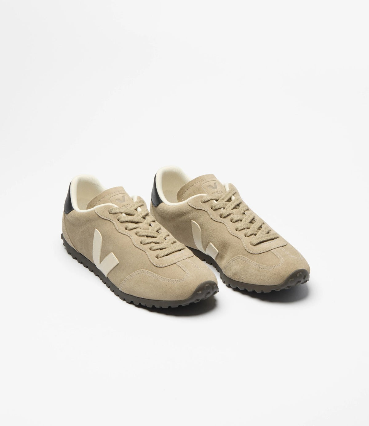 וג'ה סניקרס GT SUEDE לגברים בצבע בז' מזמש, מבט מהצד הקדמי - CHOZEN